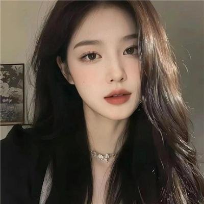 三个带面纱的女子